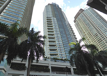 フィリピンの高層コンドミニアムの写真